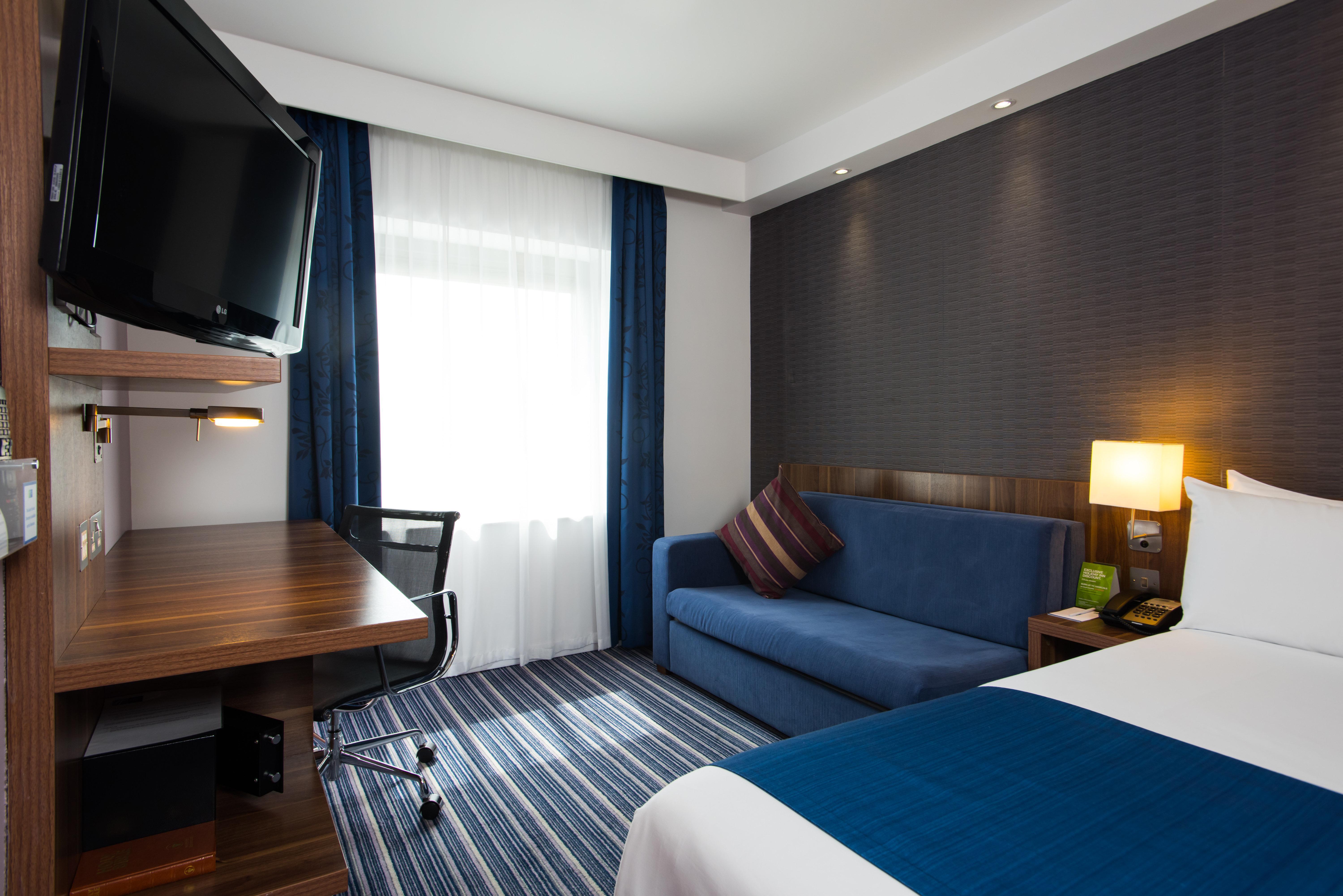 Holiday Inn Express London-Wimbledon-South, An Ihg Hotel Eksteriør billede