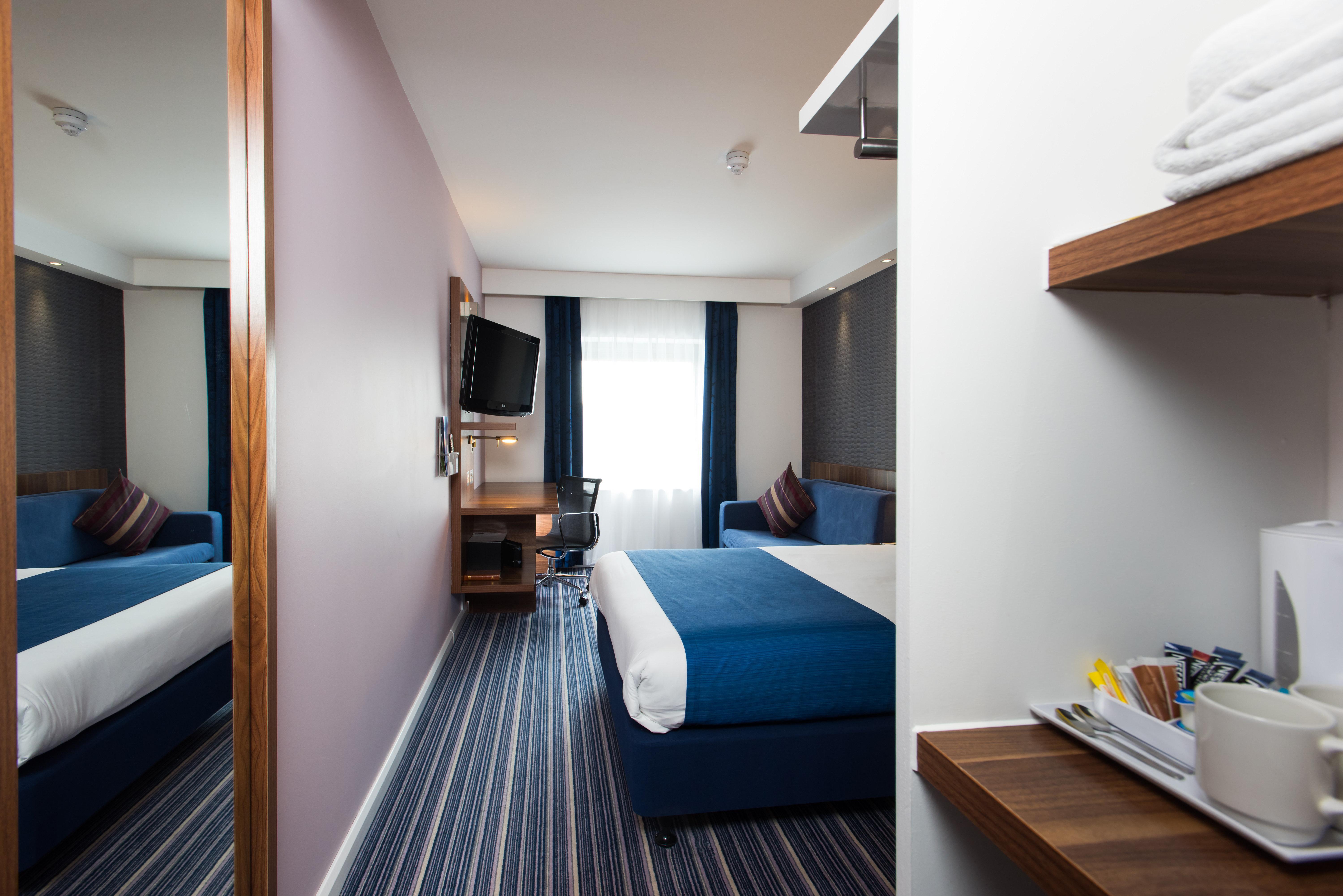 Holiday Inn Express London-Wimbledon-South, An Ihg Hotel Eksteriør billede
